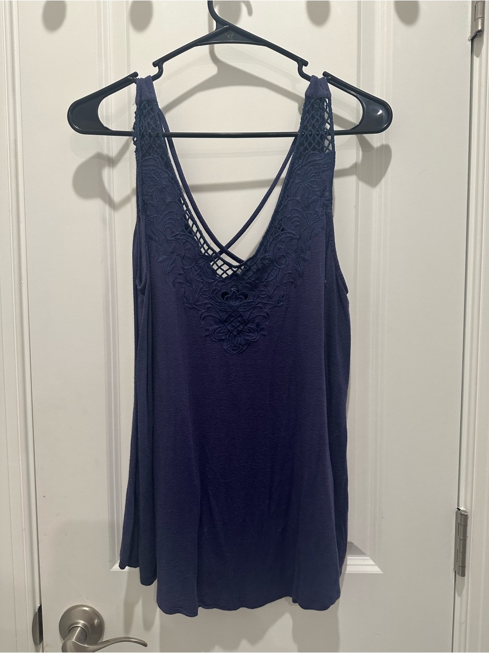Daytrip Navy Lace-Accent Crisscross Camisole